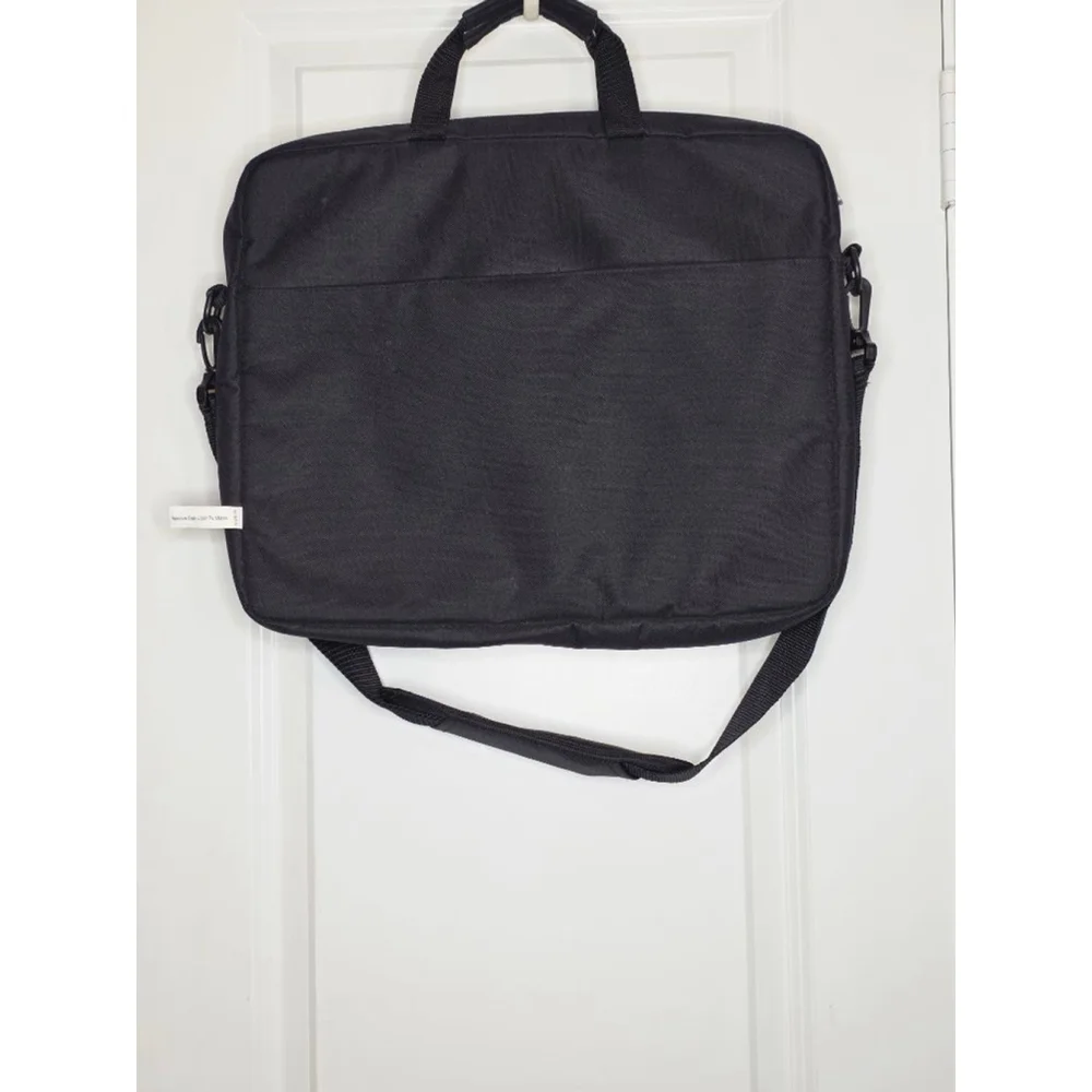 Kensington Simply Portable SP17 Classic Laptop Sleeve – 17” / 43.3cm – Black